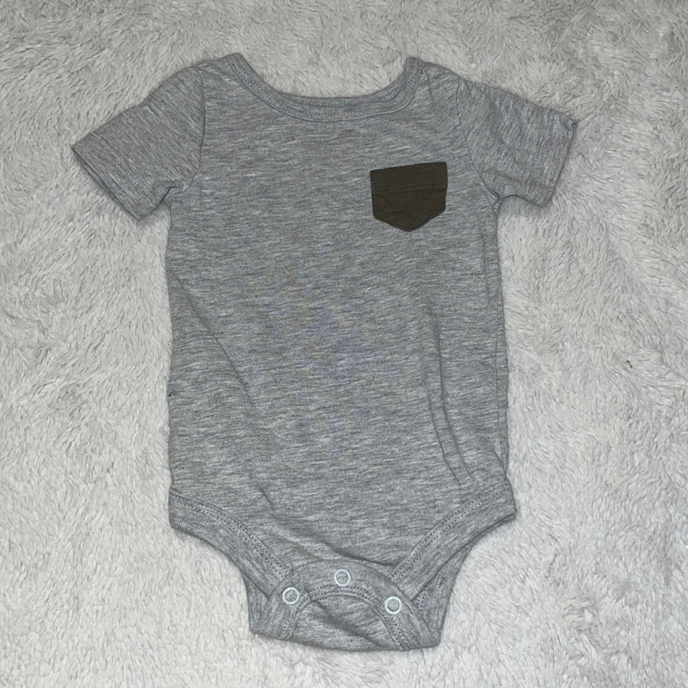 (3 for $10) George gray 0-3 month bodysuit